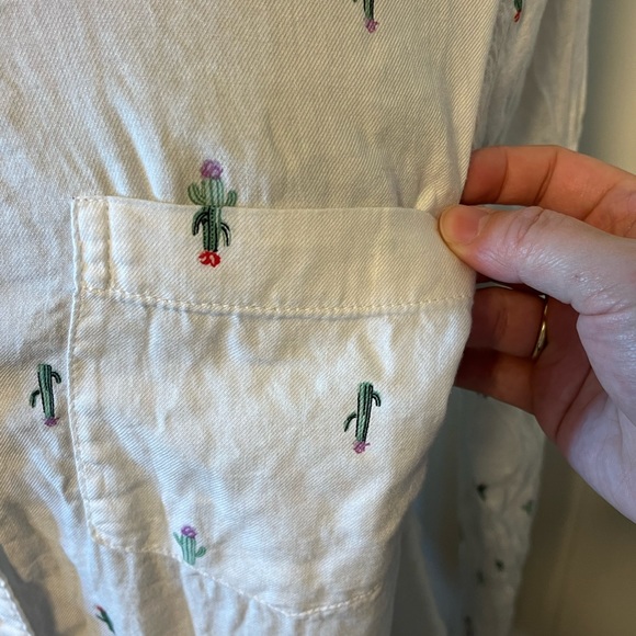 White Cactus Classic Old Navy Button down - Picture 2 of 5